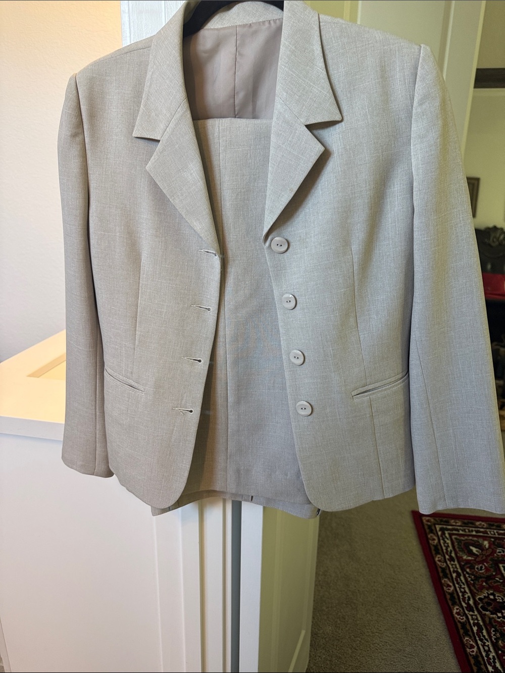 Classic Women's Light Gray Two-Piece Suit Jacket and pants